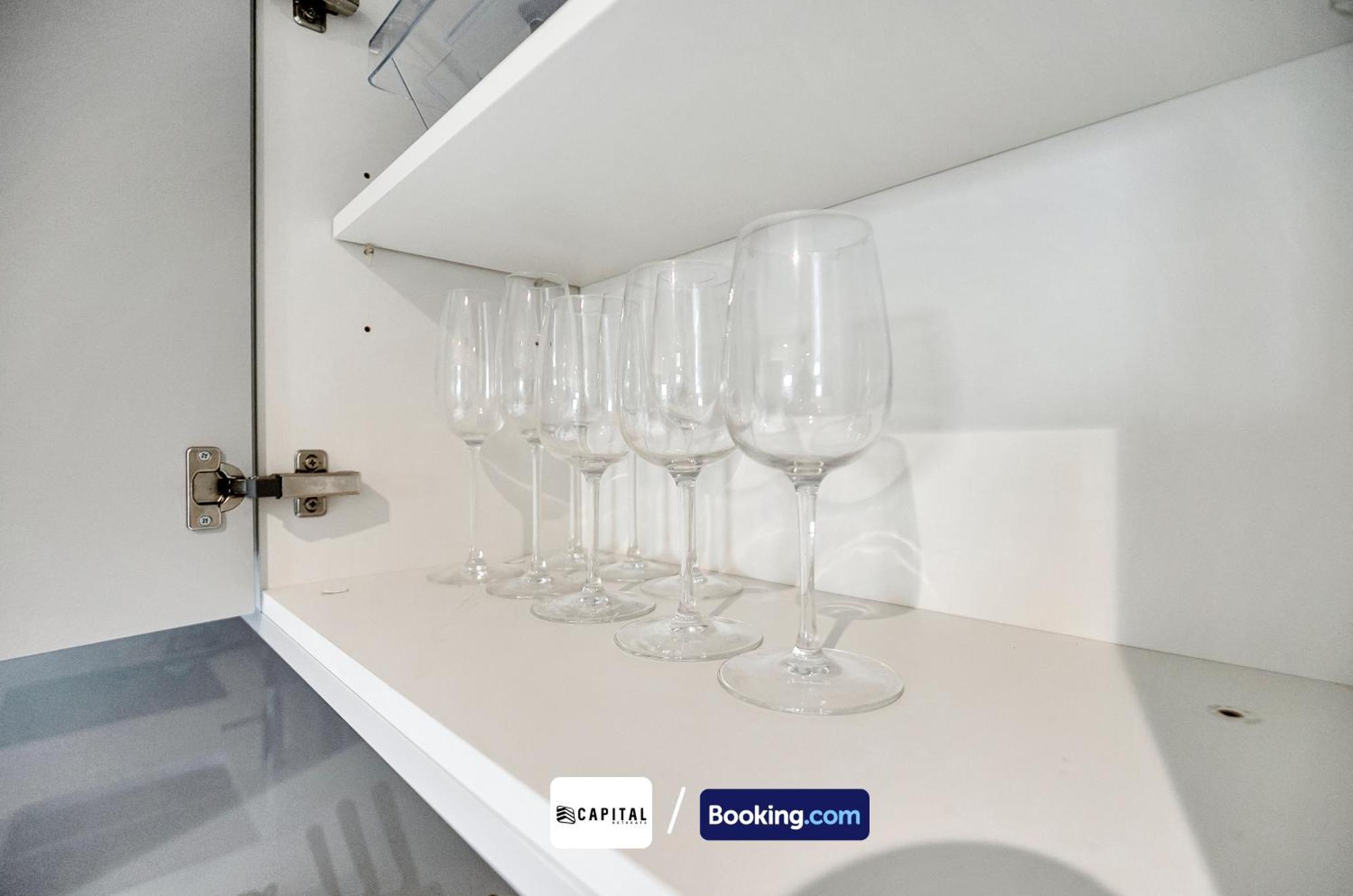 Cozy In Camden Town By Capital Retreats Short Lets & Serviced With Balcony, Free Wifi * Londra